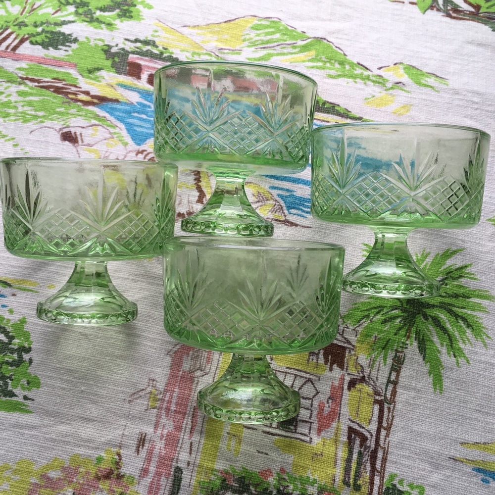 Green Glass Dessert Compote Set - 4-Piece Vintage Style
